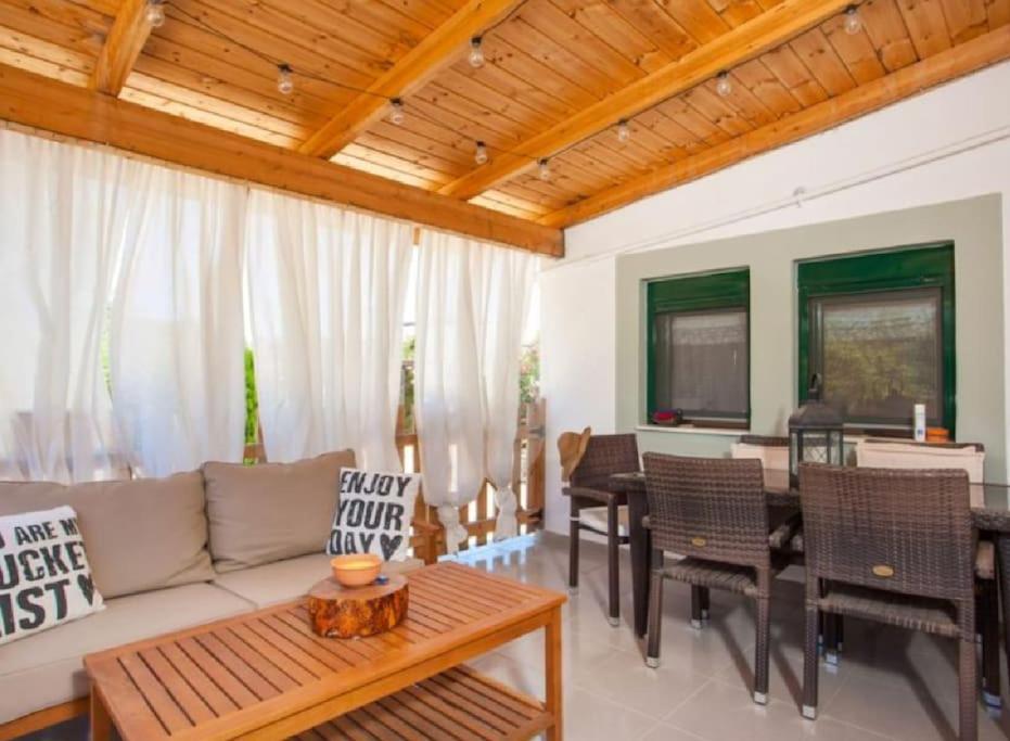 Villa Lea Vlicha  Екстер'єр фото